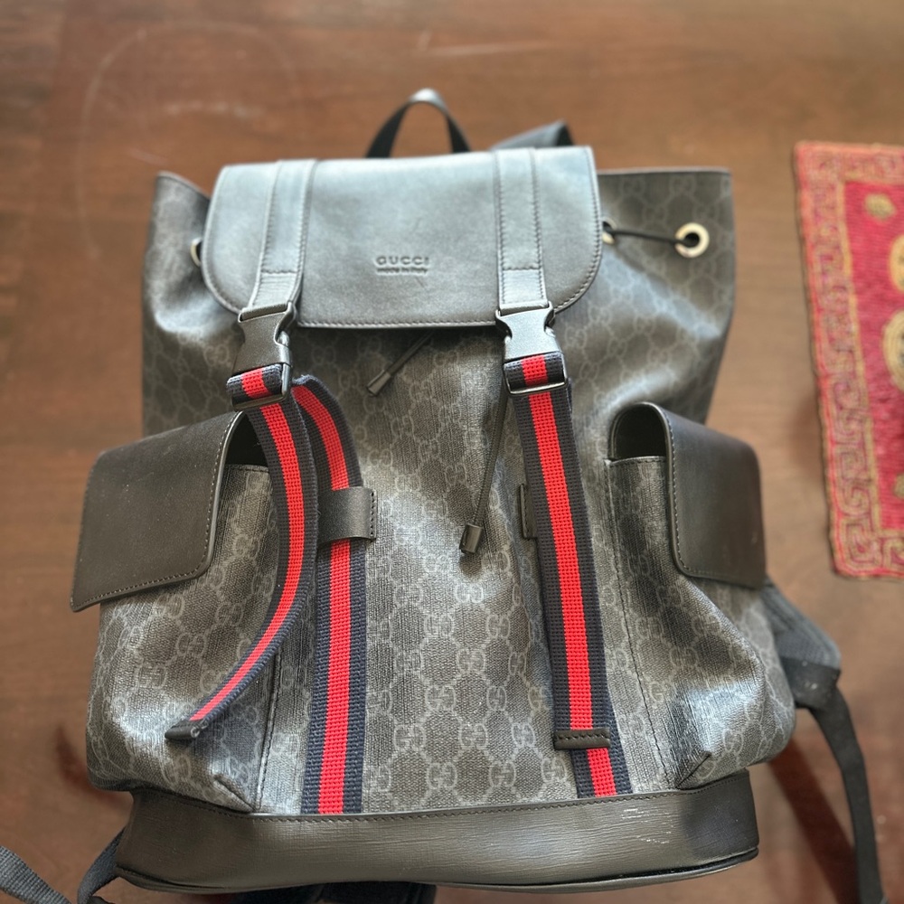 Gucci GG Supreme Black and Red Backpack with Flap Top Design - Picture 9 of 9